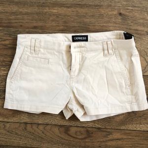 Cream, low rise, express shorts, size 00, NEW